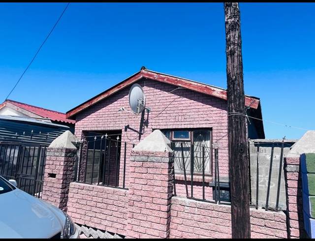3 BEDROOM HOUSE FOR SALE IN NONQUBELA